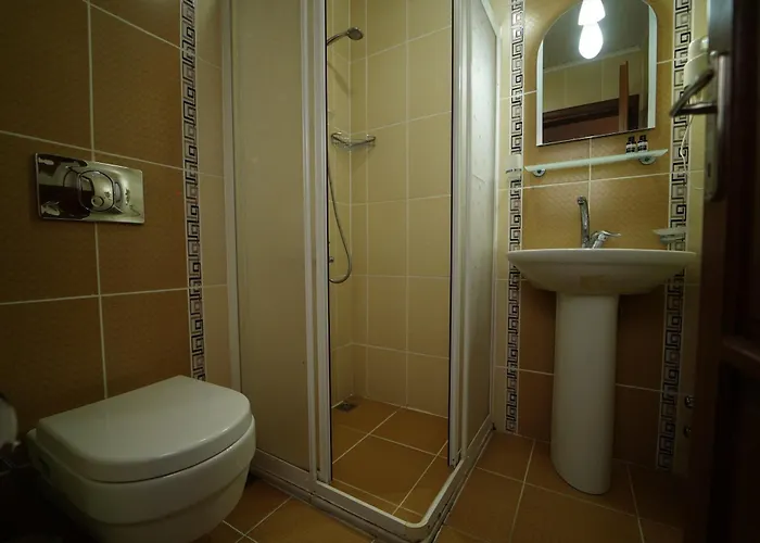 Suzanne & Restaurant מלון