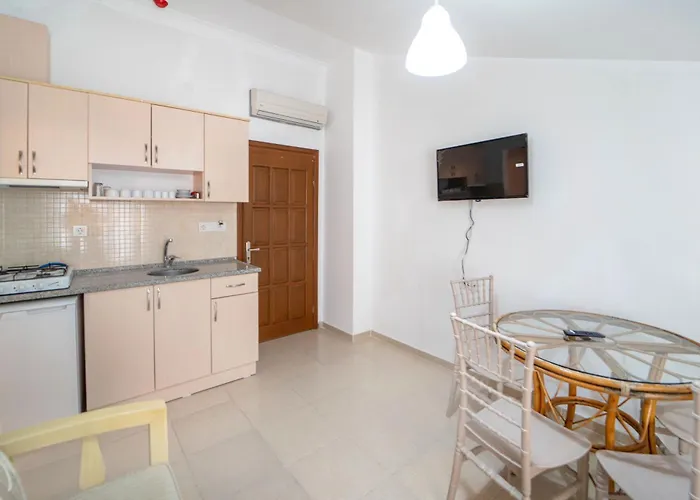 Suzanne & Restaurant Hotell Fethiye