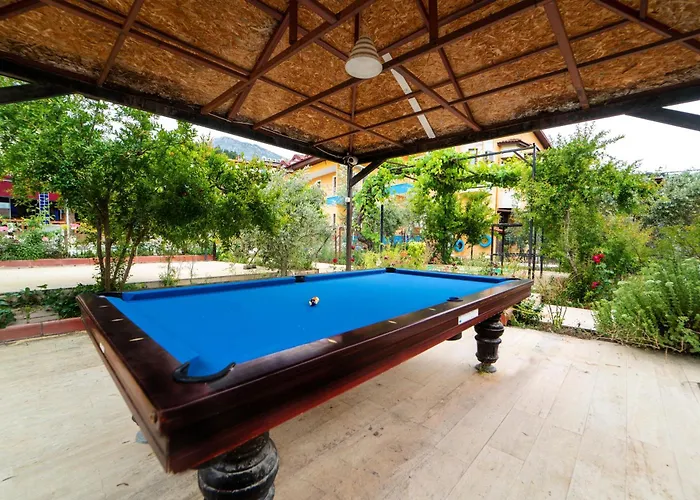 Suzanne & Restaurant Hotell Fethiye