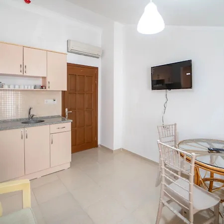 Suzanne & Restaurant 酒店 费特希耶