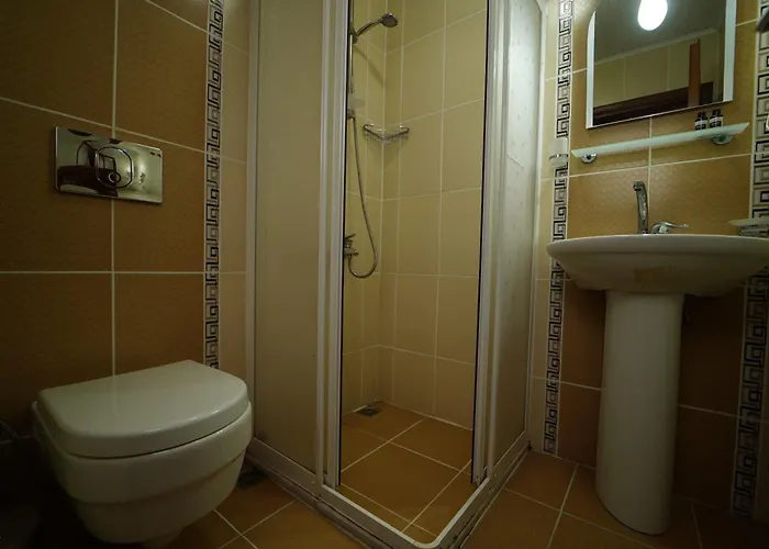 Suzanne & Restaurant מלון *