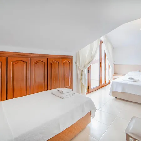 Suzanne & Restaurant * 费特希耶